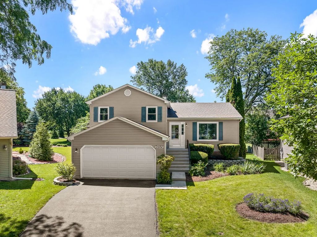 2284 Briarhill Drive, Naperville