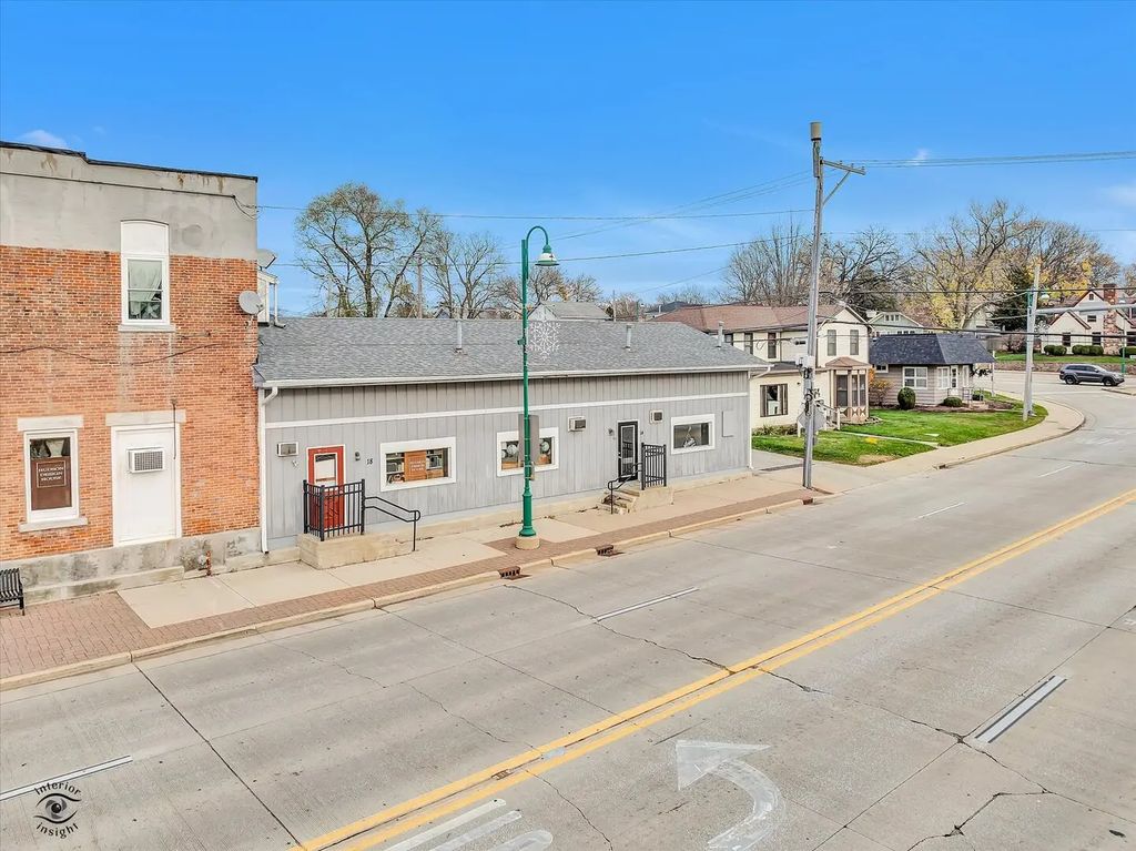 14 W Washington Street, Oswego