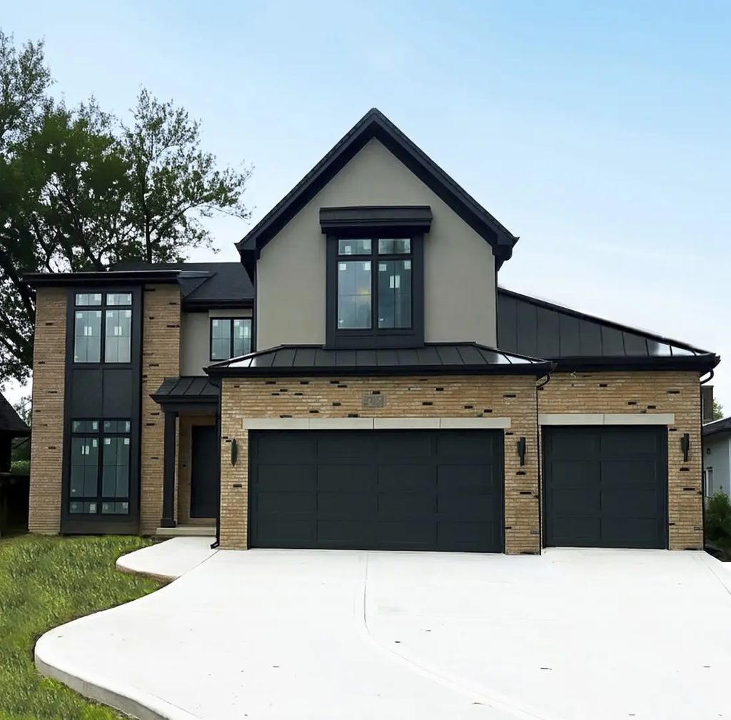837 S Kearsage Avenue, Elmhurst