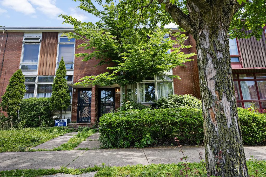 4753 S Woodlawn Avenue, Chicago, 60615