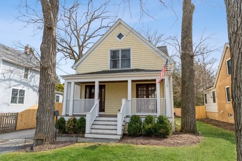 1297 Edgewood Road, Lake Forest, 60045