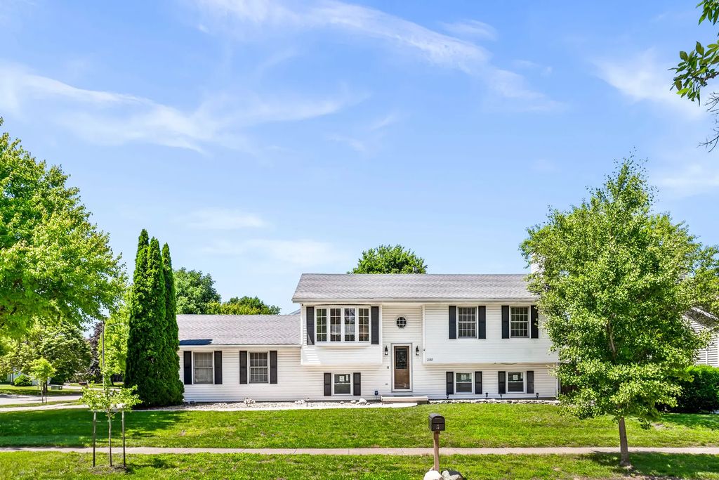 2102 Pacific Avenue, Bloomington