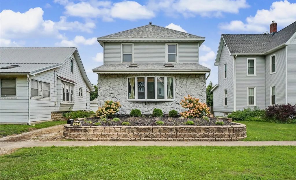 222 S Sangamon Avenue, Gibson City