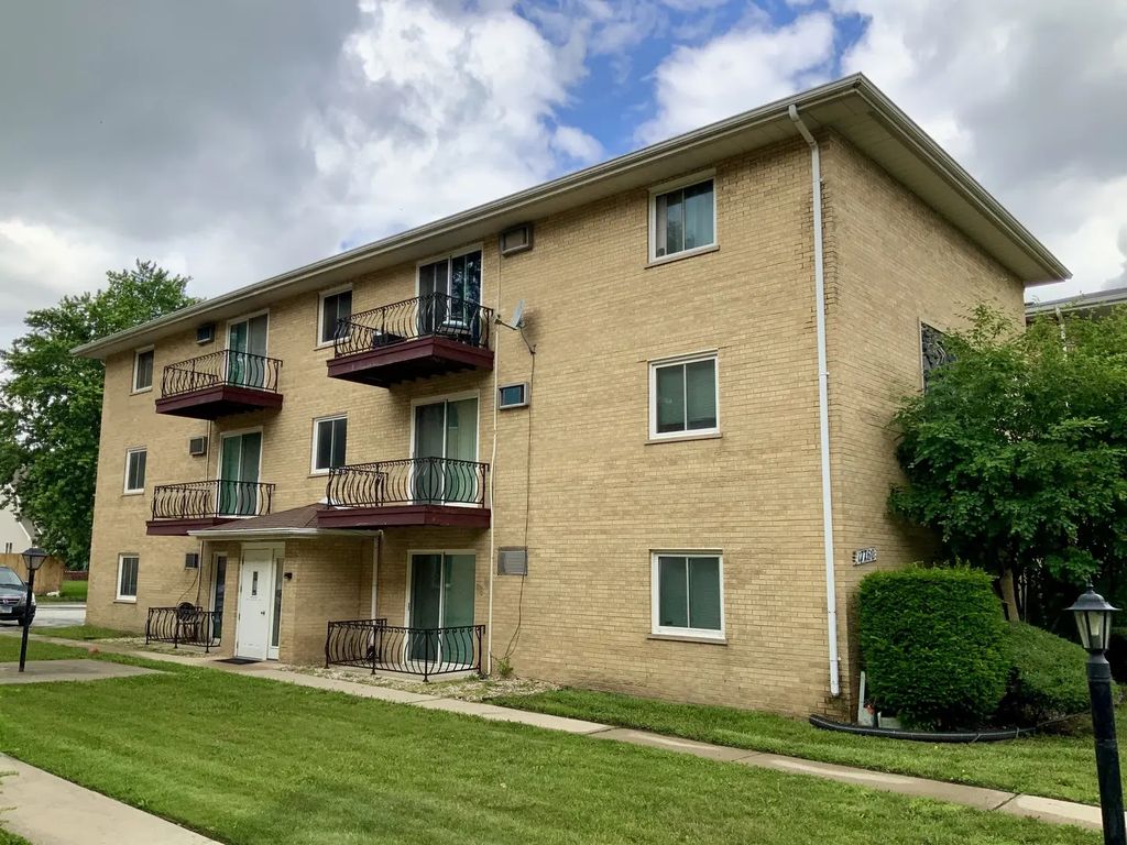 17760 Rosewood Drive, Lansing