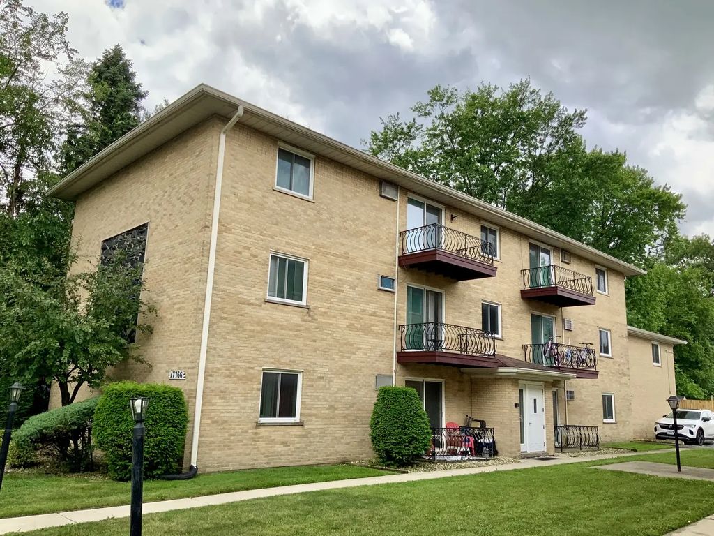 17766 Rosewood Drive, Lansing