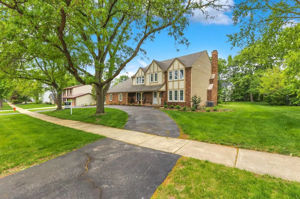 967 W Bauer Road, Naperville