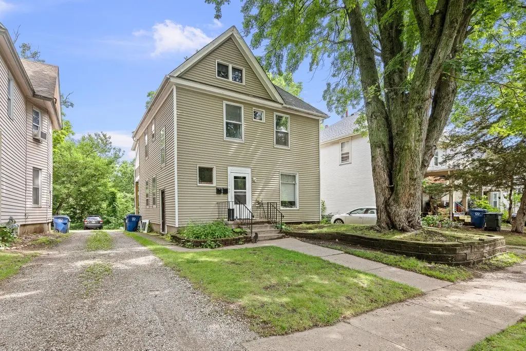 1120 Kirkwood Boulevard, Davenport