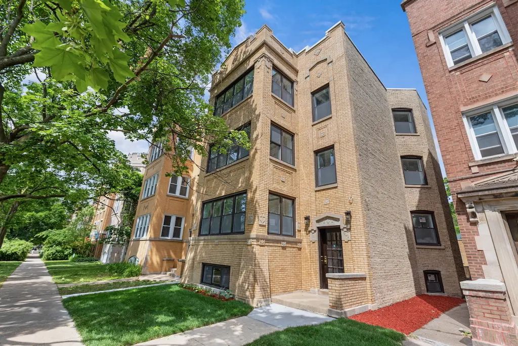 6423 N Washtenaw Avenue 3, Chicago, 60645
