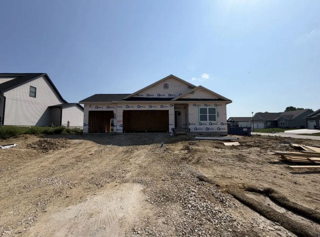 6107 Belle Court, Davenport