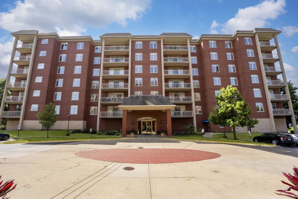 8340 Callie Avenue 104, Morton Grove