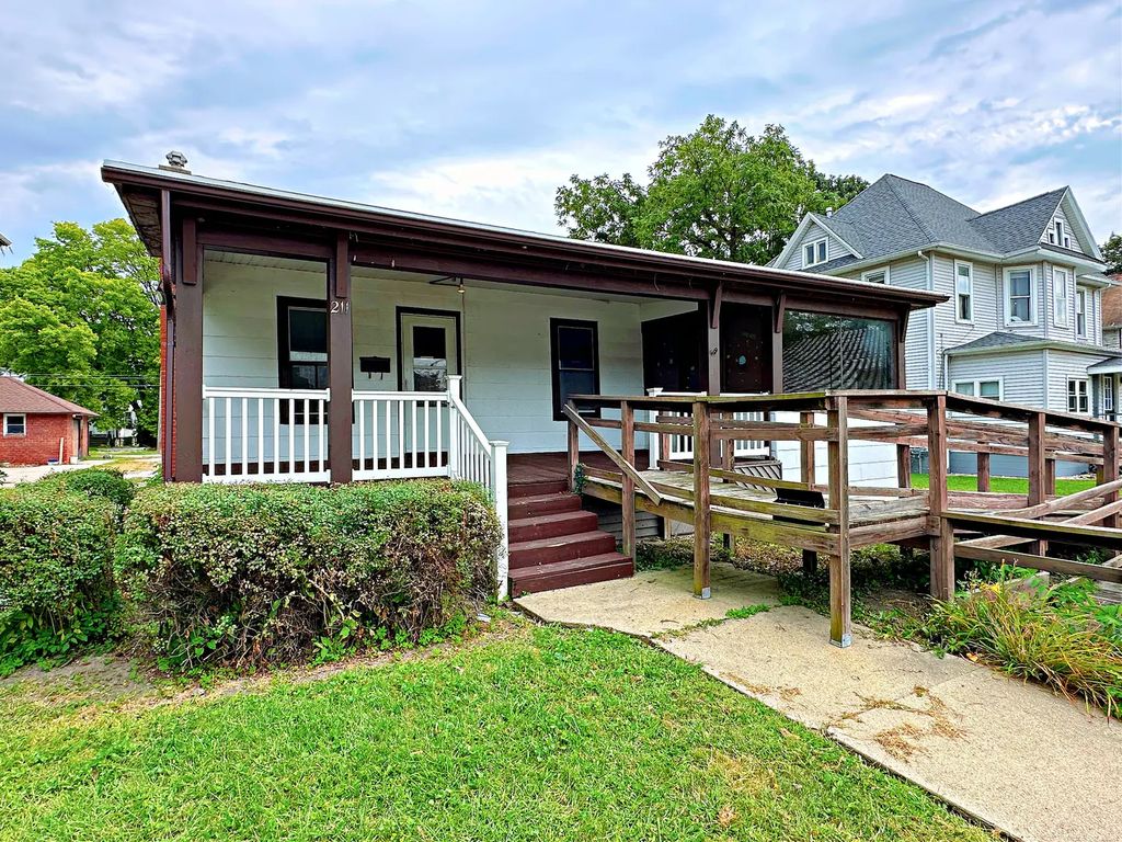 211 S Bloomington Street, Streator