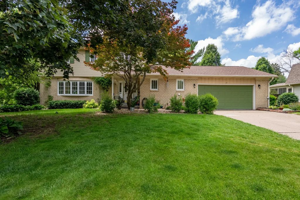 3726 Ridgewood Drive, Davenport