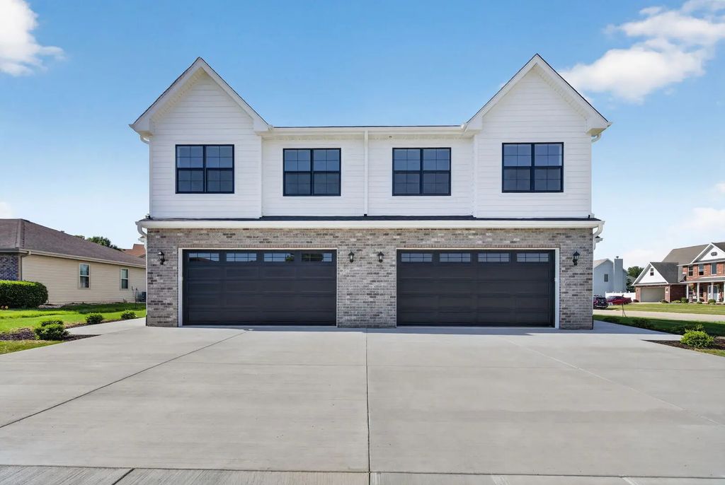 1963 Taller Road, Morris