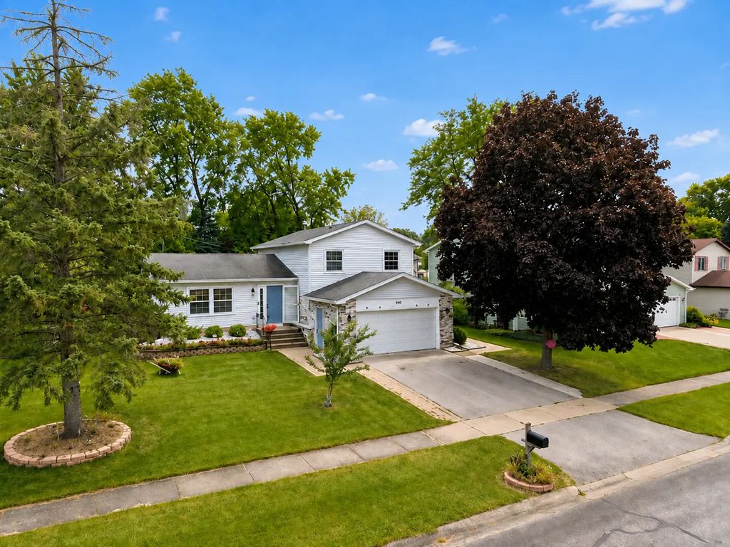 450 Heather Lane, Carol Stream