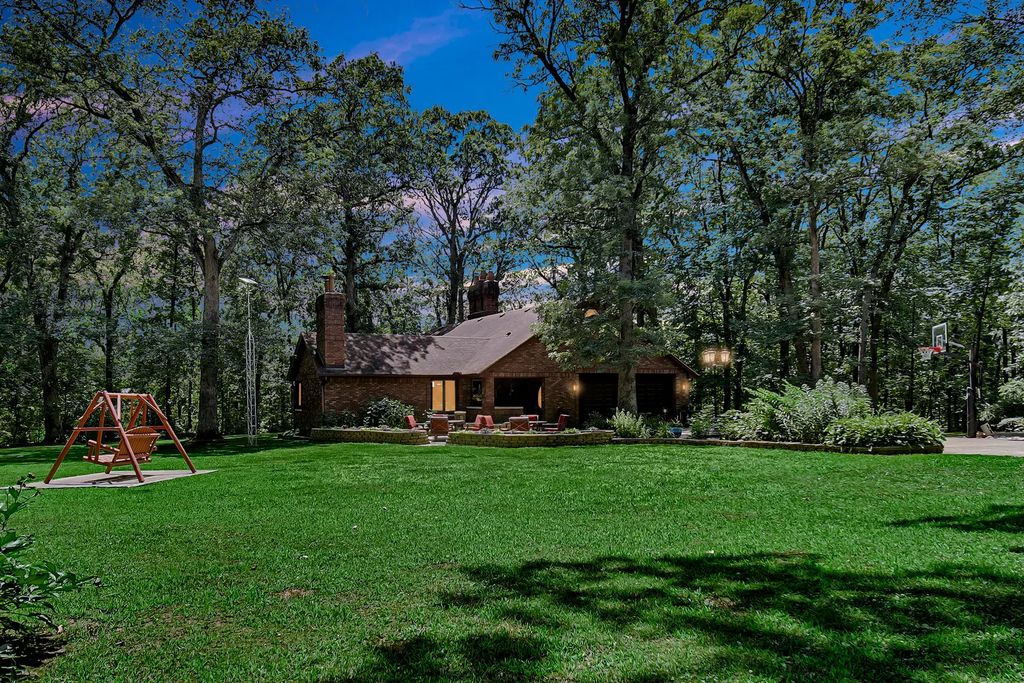 12881 White Oak Avenue, Cedar Lake