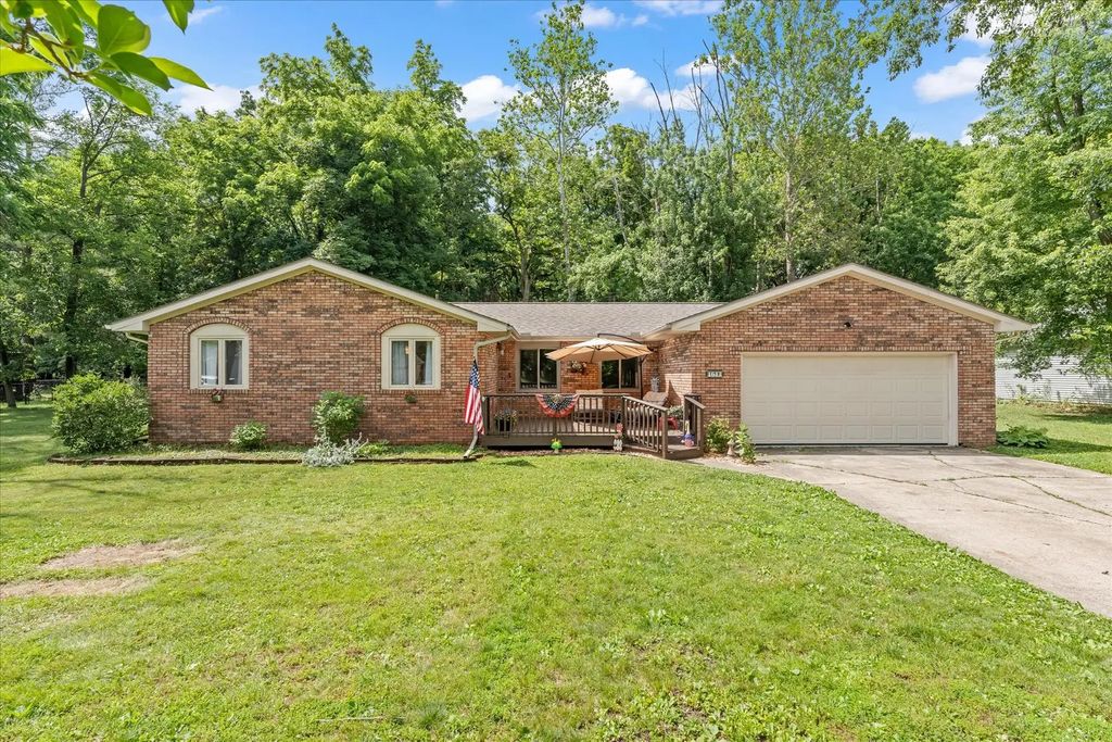1617 Lake Shore Drive, Mahomet