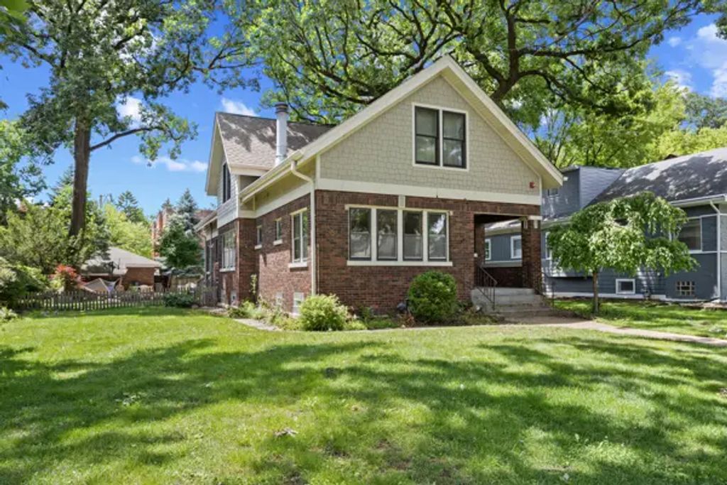 22 Keystone Avenue, River Forest
