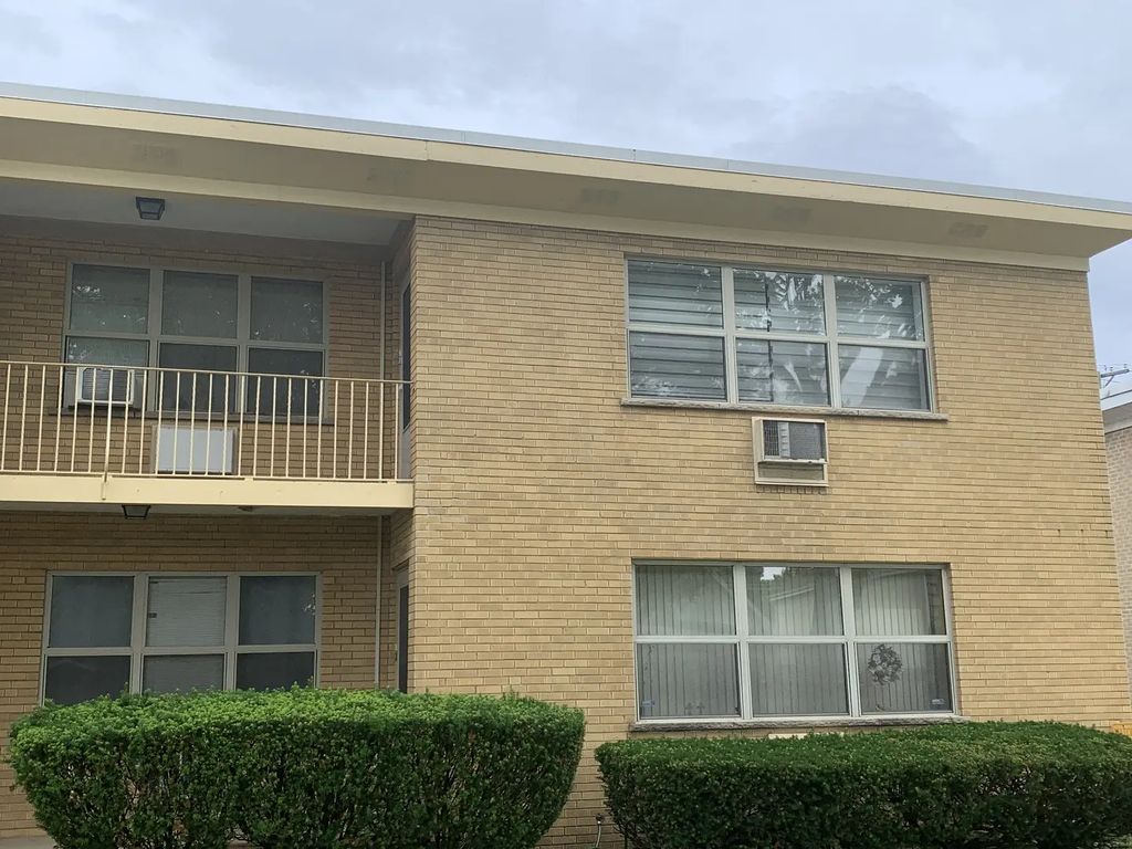 1415 Homestead Road 8, La Grange Park