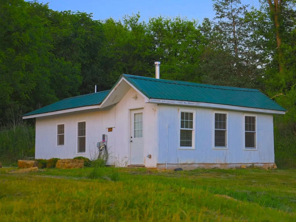 3340 W Longhollow Road, Elizabeth