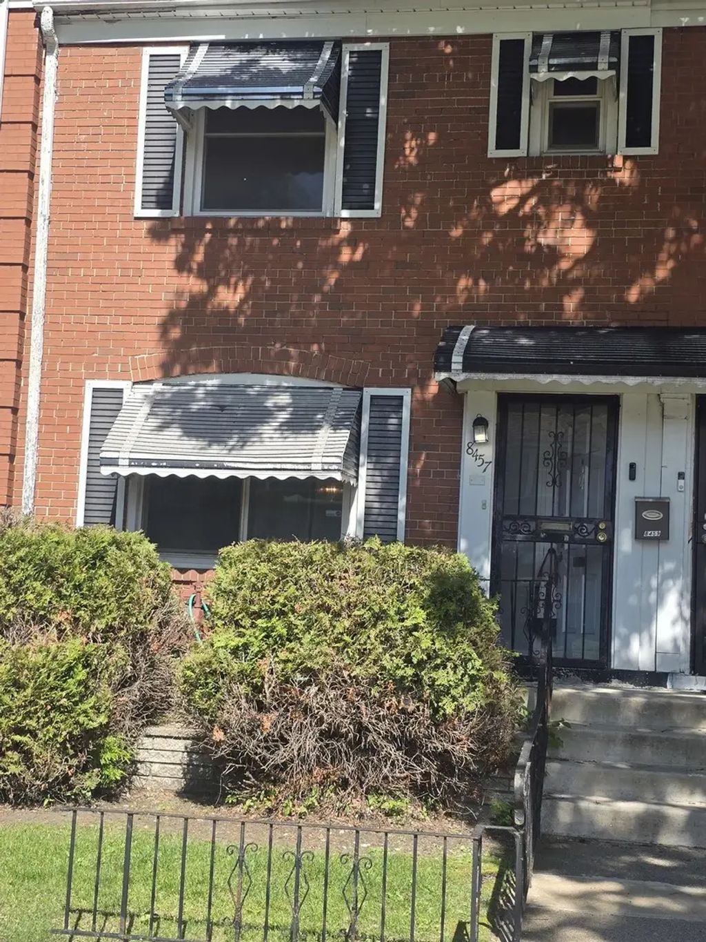 8457 S Bennett Avenue, Chicago, 60617