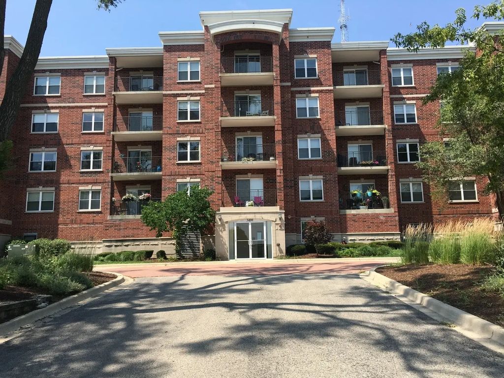 3420 N Old Arlington Heights Road 203, Arlington Heights