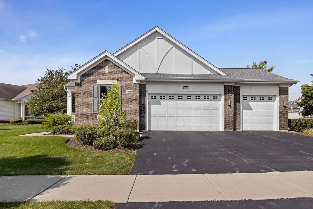 900 Scottsdale Drive, Hampshire