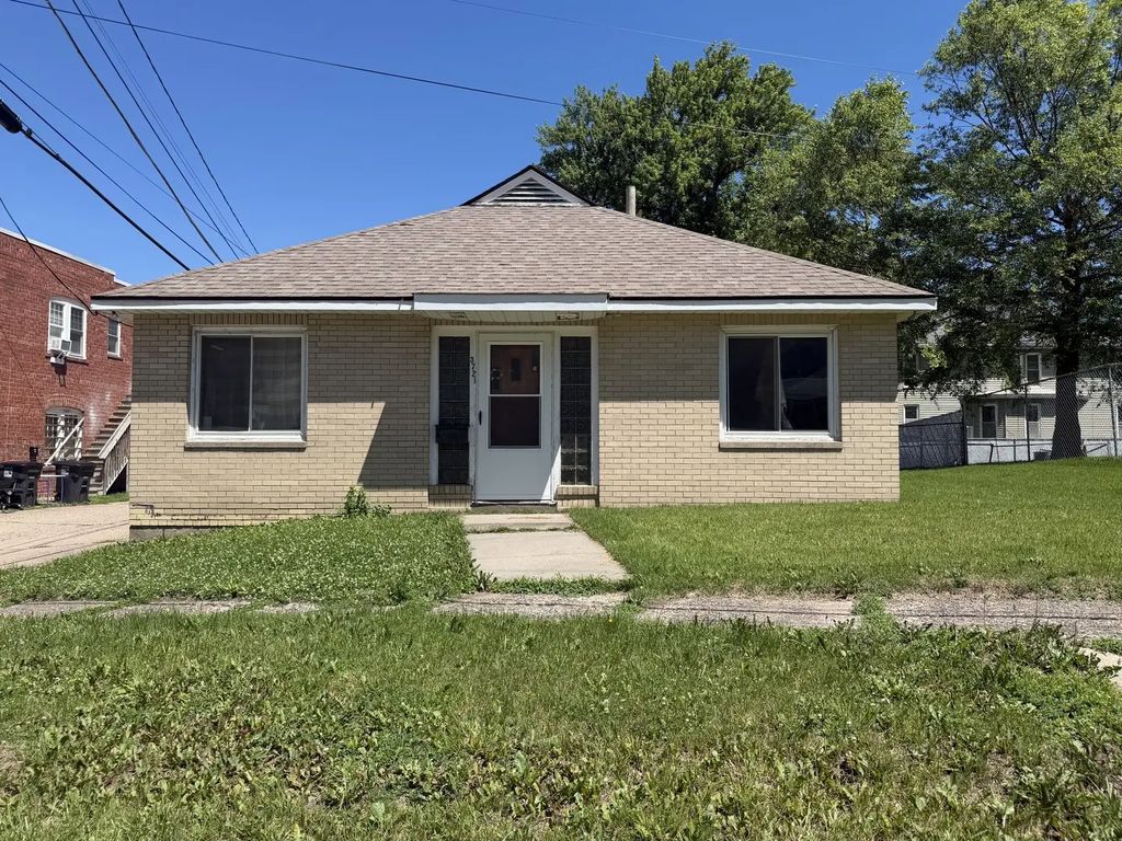 3721 5th Avenue, Moline