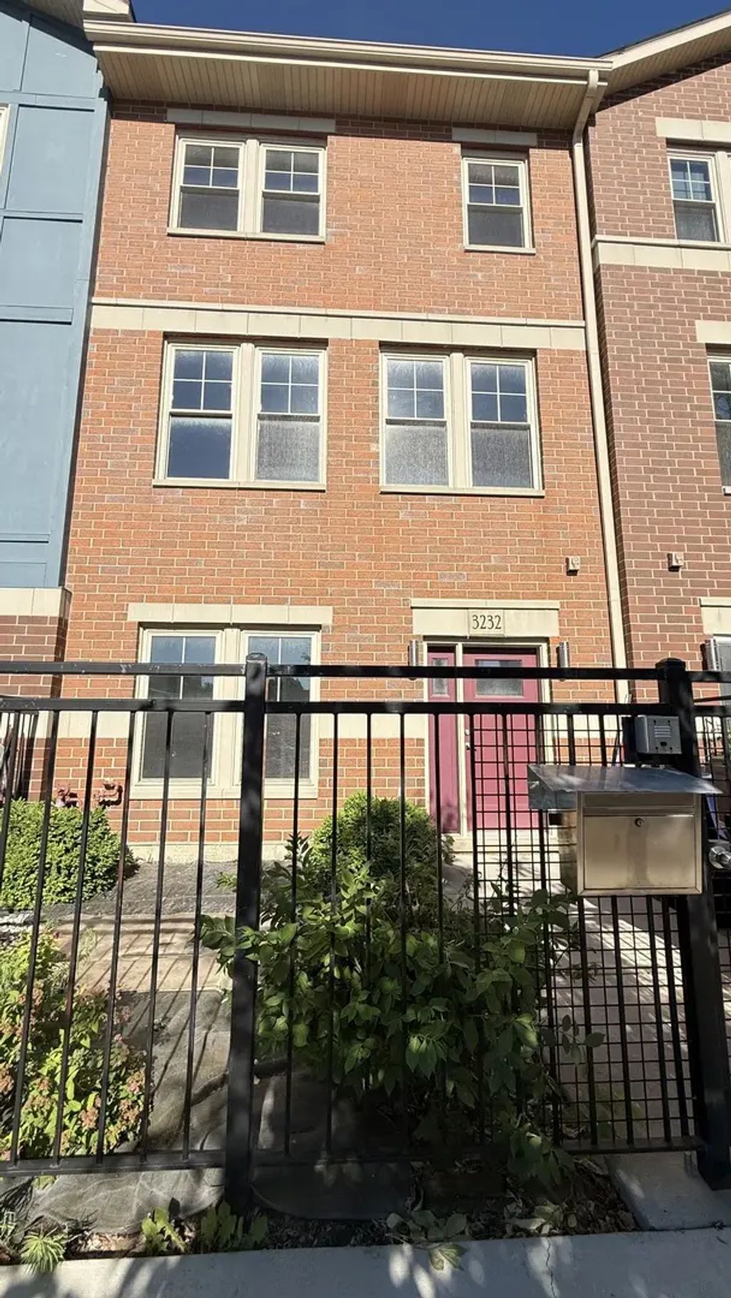 3232 S Shields Avenue, Chicago, 60616