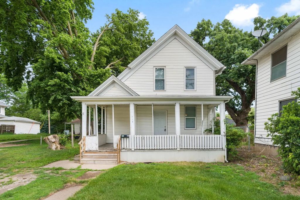 712 E 15th Street, Davenport
