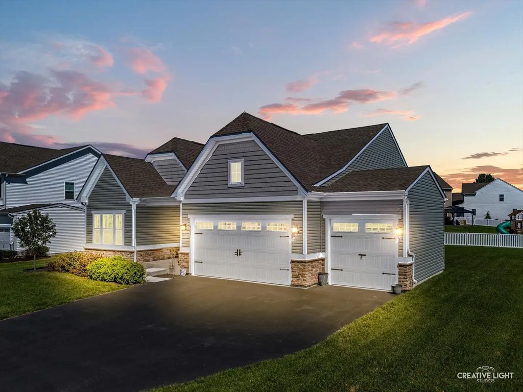 901 S Wind Drive, Sandwich