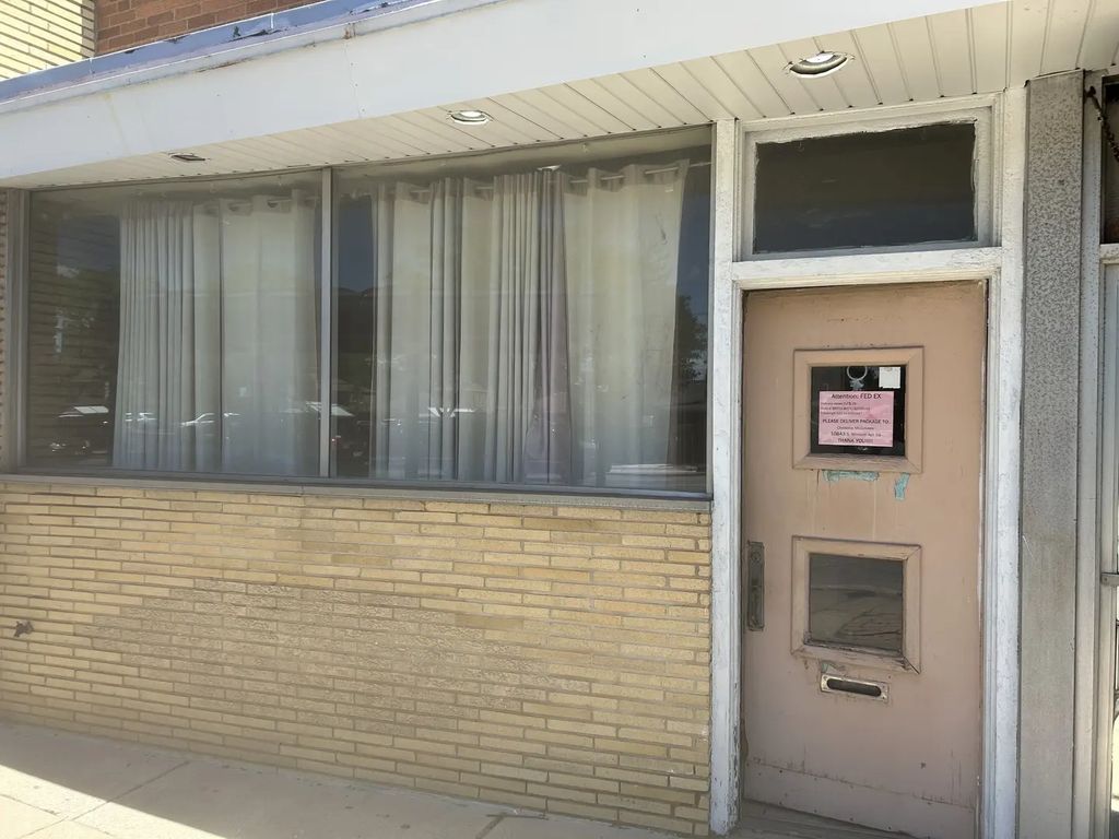 10853 S Western Avenue, Chicago