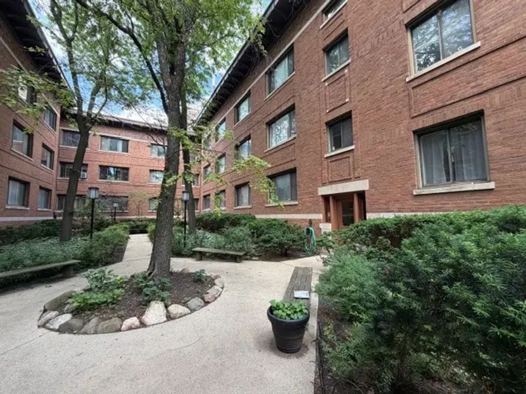 804 W Lakeside Place 201, Chicago, 60640