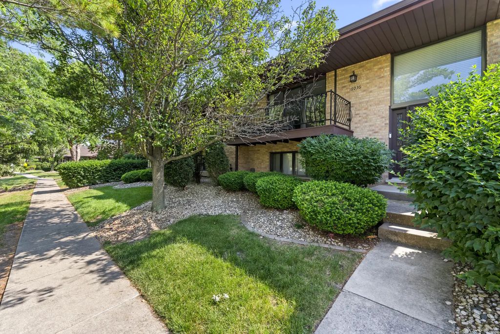 16036 Pine Drive 16036, Tinley Park