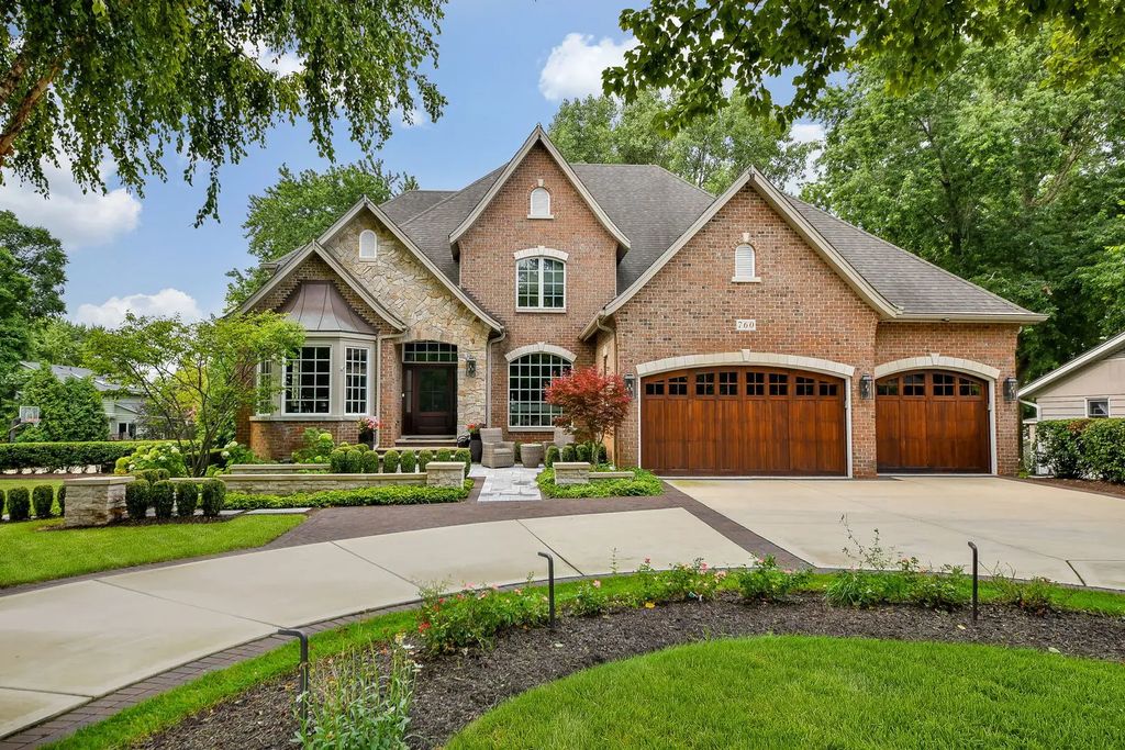 760 E Bauer Road, Naperville
