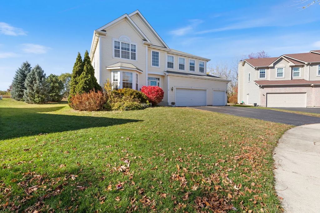 9 Lake Plumleigh Court, Algonquin