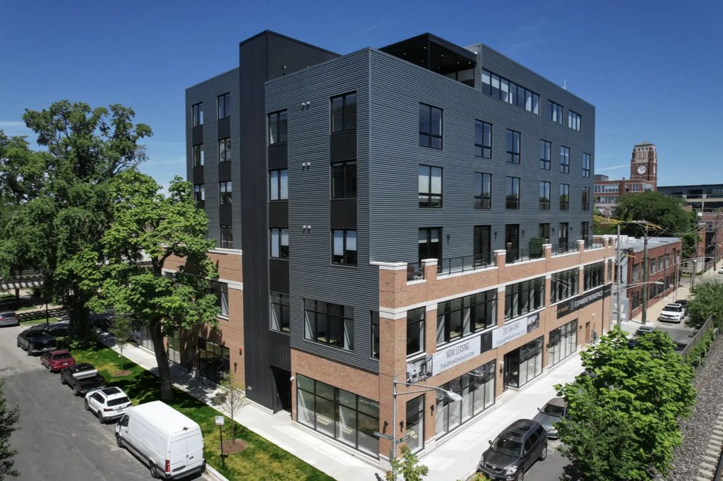 1802 W Berenice Avenue 607, Chicago, 60613