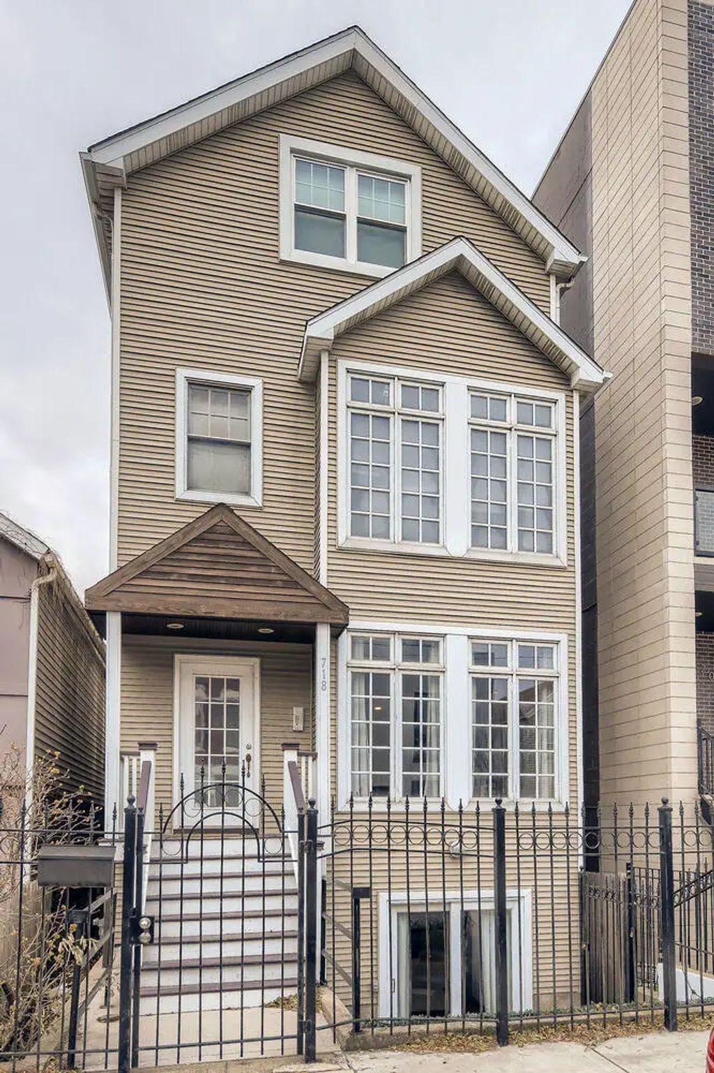 718 N Willard Court 2, Chicago, 60642