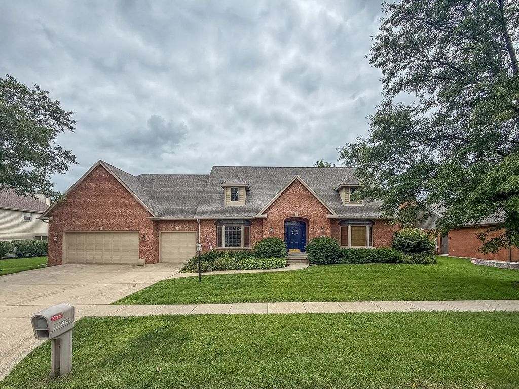 613 Pittsfield Drive, Champaign