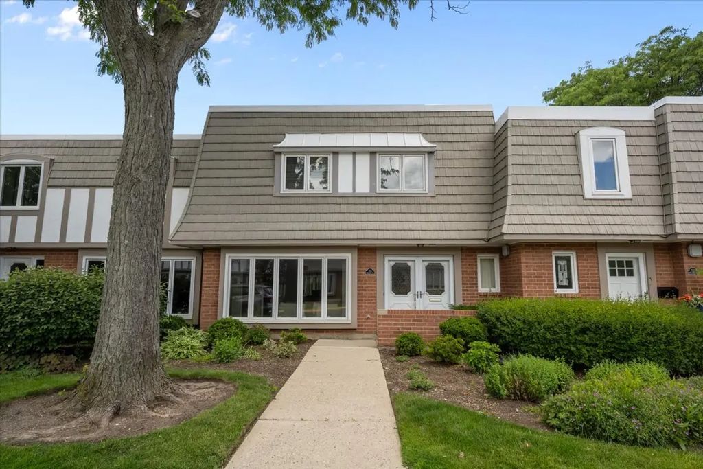 713 Orleans Drive, Highland Park, 60035