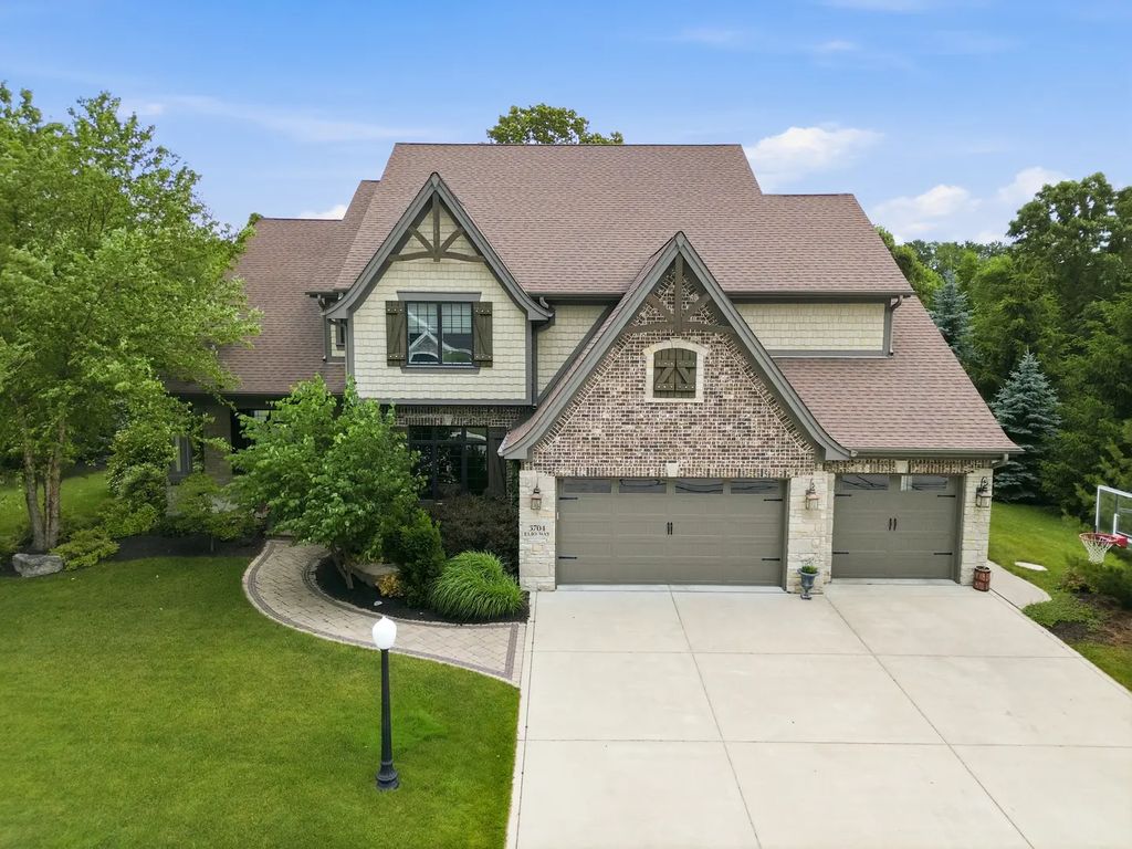 3704 Elio Way, Valparaiso
