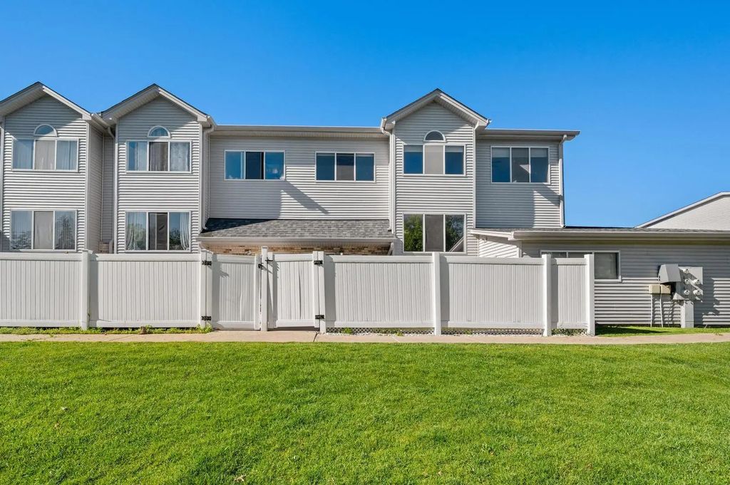 272 Park Ridge Lane A, Aurora
