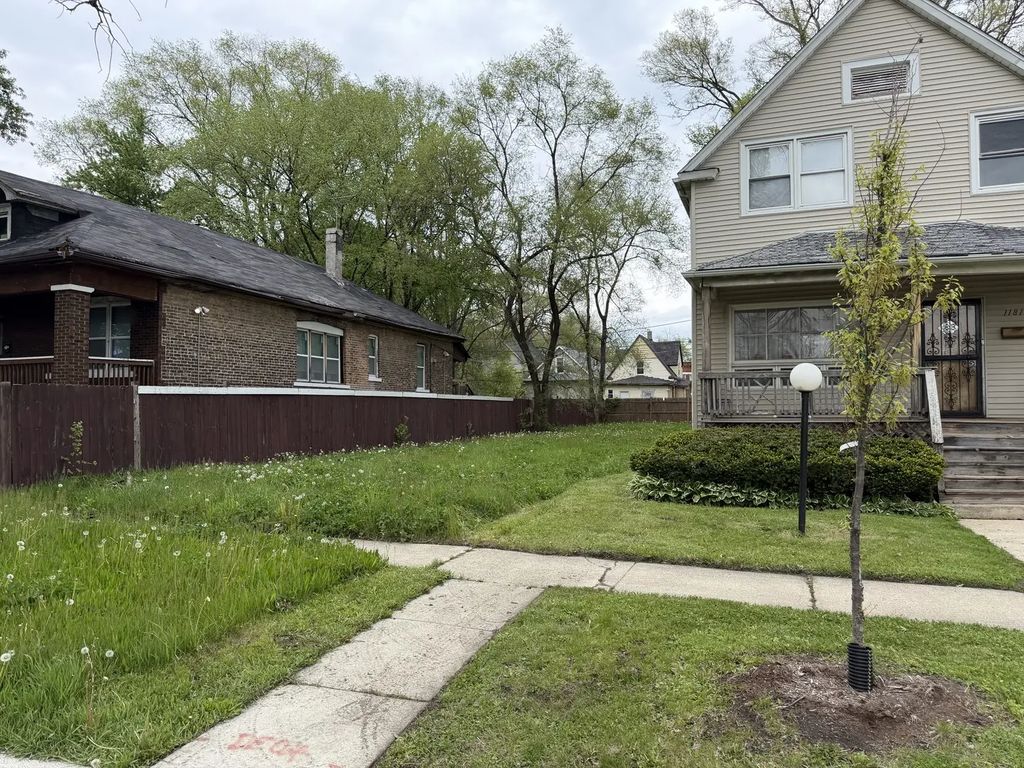 11815 S Emerald Avenue, Chicago