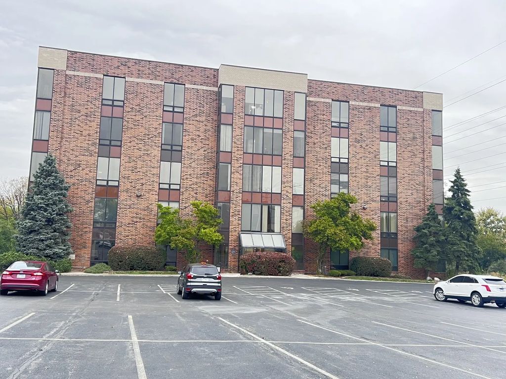 7808 W College Drive 1se, Palos Heights