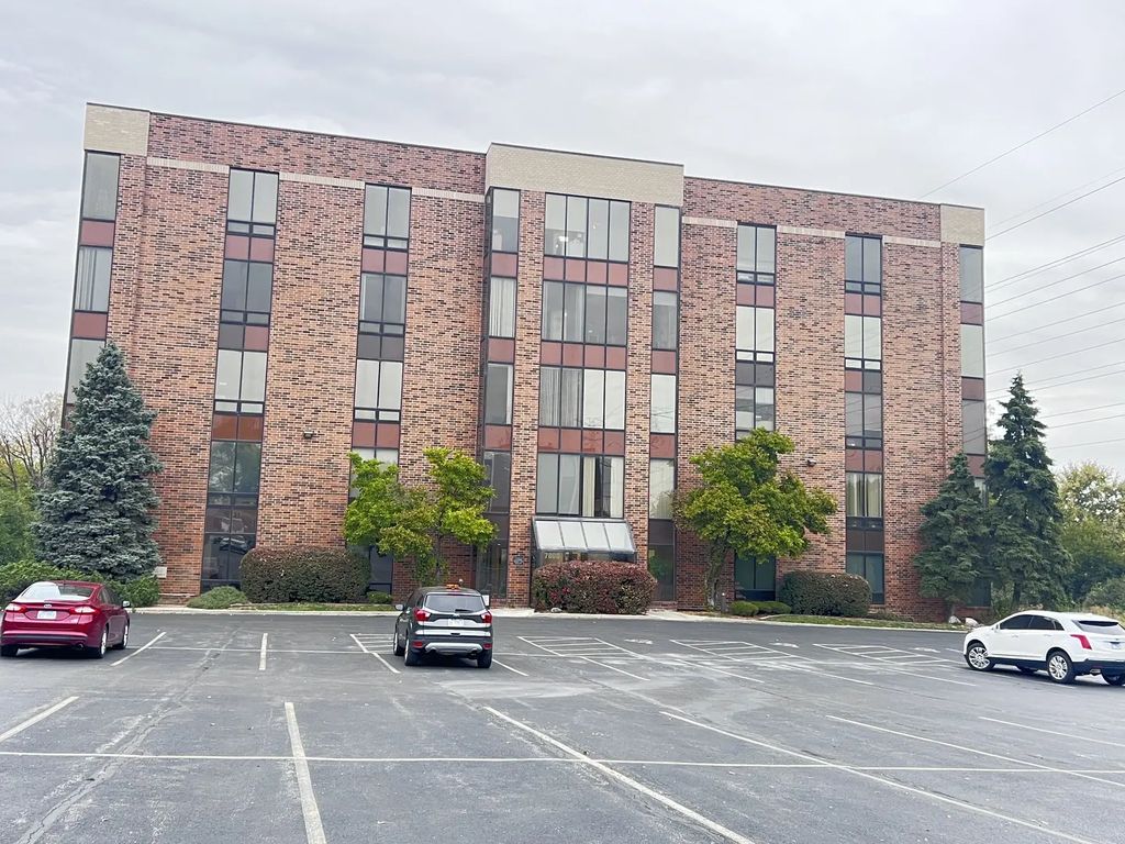 7808 W College Drive Ll6, Palos Heights