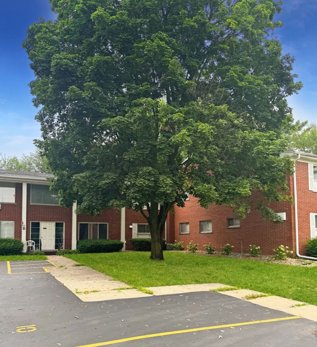124 N Whistler Avenue B8, Freeport