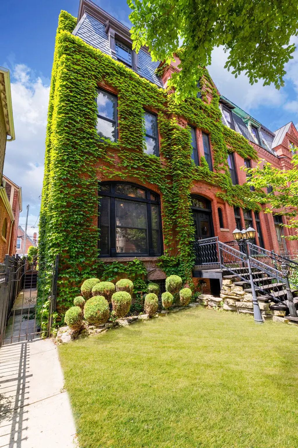 4126 S Lake Park Avenue, Chicago, 60653