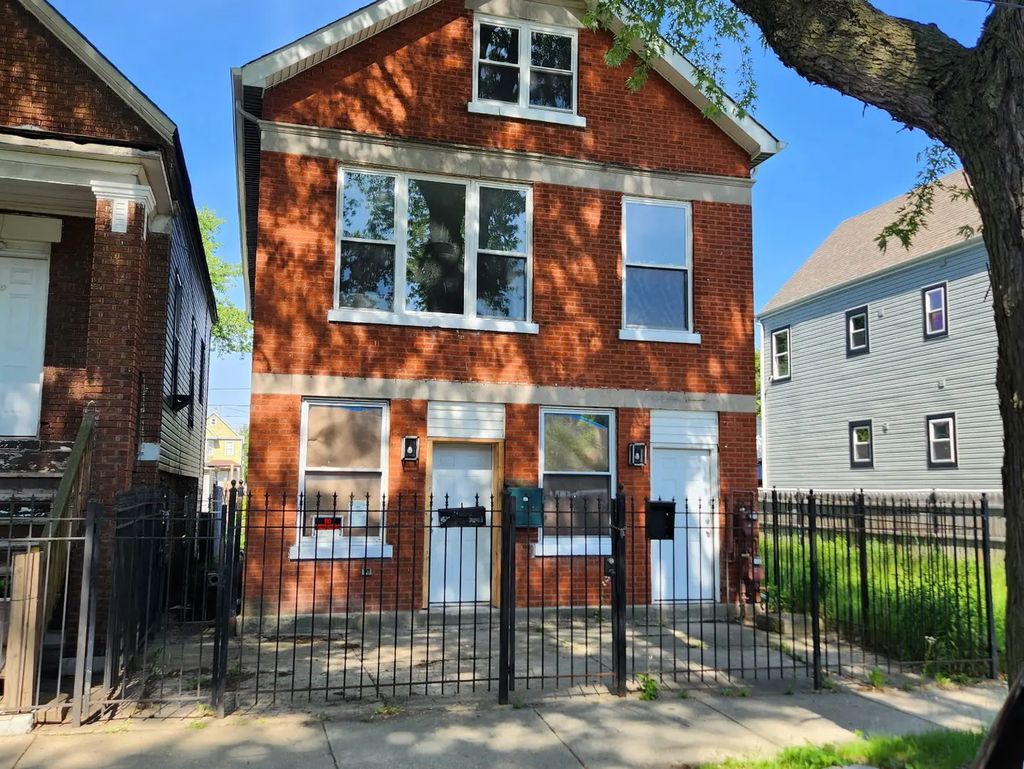 5320 S Laflin Street, Chicago