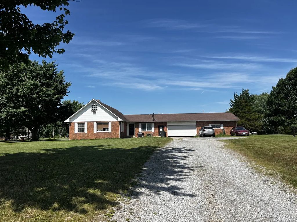 10585 N Il Highway 142 Highway, Mt Vernon