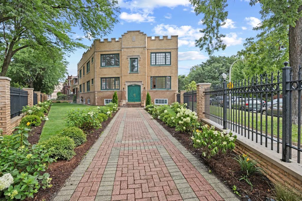 3107 N Harding Avenue 2w, Chicago