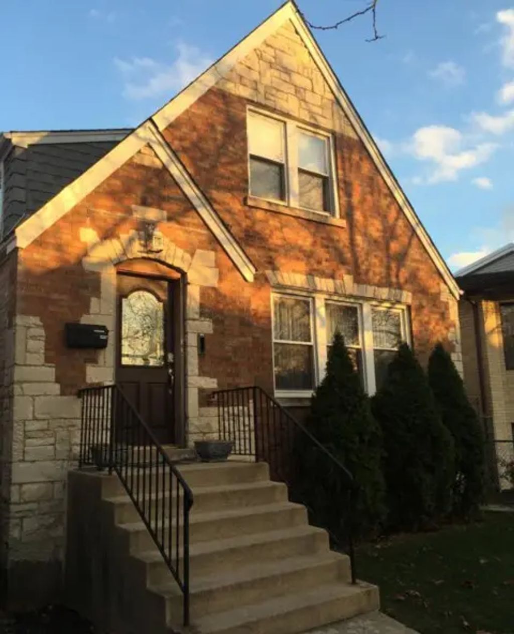 2923 N Marmora Avenue, Chicago, 60634